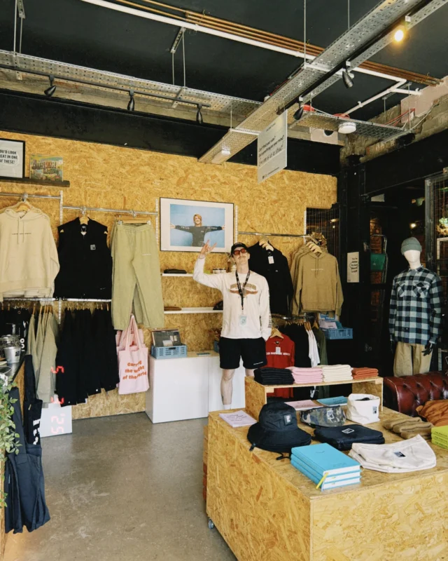 Sun’s out & the shop’s lookin’ lush here in Canton today! (We’ve even found a hidden stash of shorts ready for the warm weather 😍) 

Pop in for a chat, a browse, or just a little sunshiney mood boost! Here til 5!